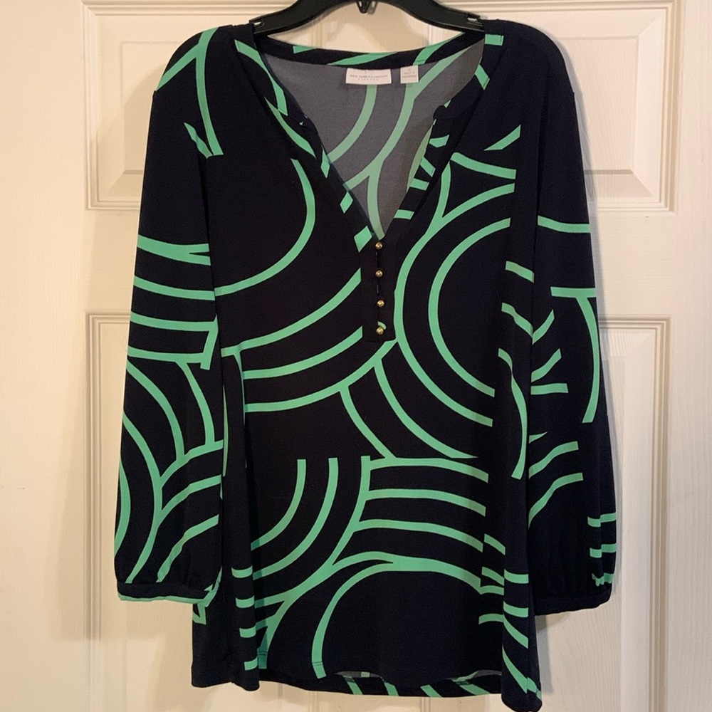 New York in company stretch for button neck, blouse, medium, 3/4 sleeve